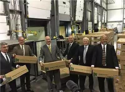 首批美國牛肉40件空運(yùn)進(jìn)入中國